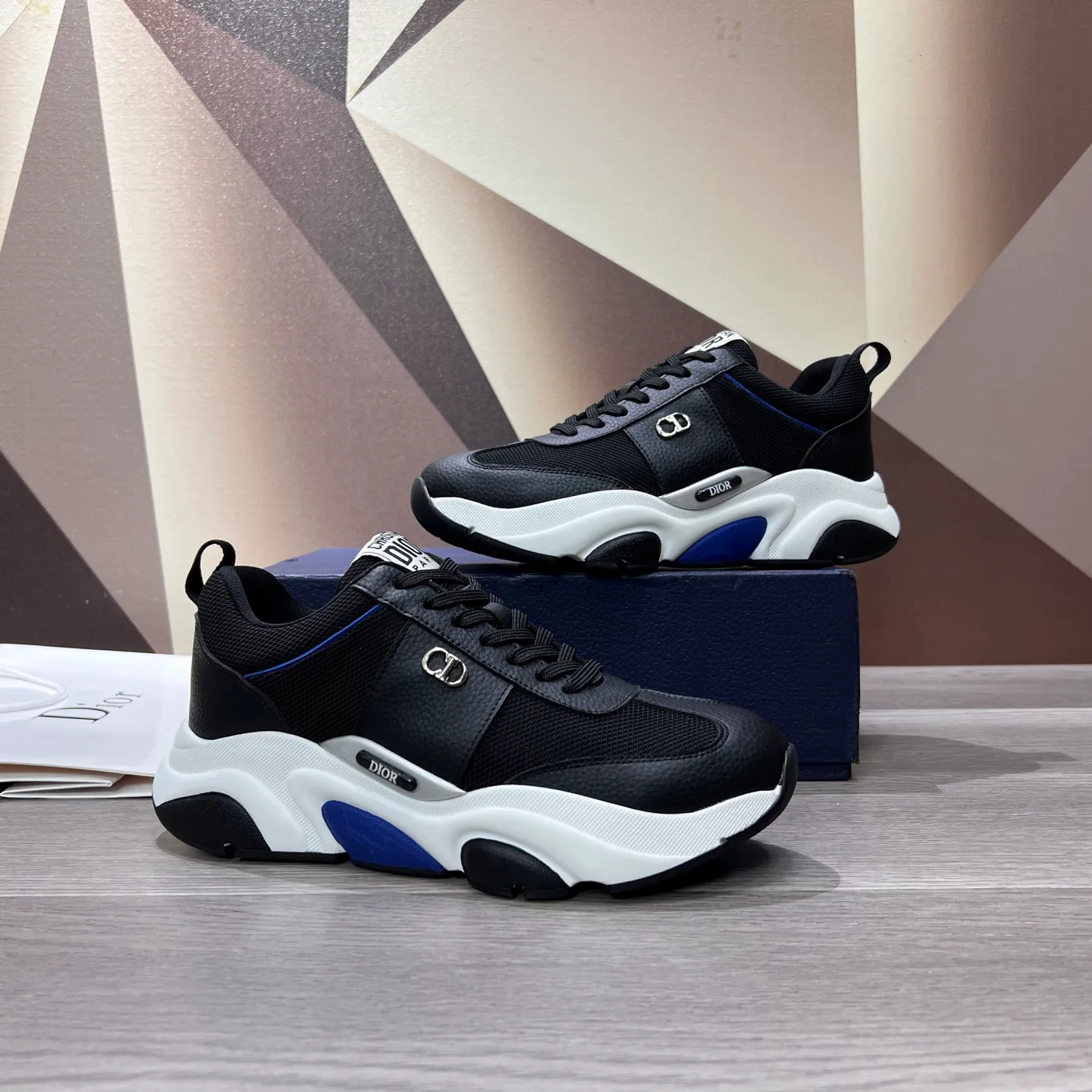 Factory price: 438💰Original Dior quality.~ Unique modern style sneakers. 🏃A must-have casual shoe for trendy men😍😍 Imported cowhide fabric, sheepskin foot pads (refuse to discolor and grind feet) soles: Original soles specially provided by the original factory, French lazy style design ⚠️Fit to the feet, original quality, super comfortable original soles. It’s like shooting the real thing🎬The real thing is better, high-quality sneakers, men’s shoe size: 38-44, (45 can be customized)
